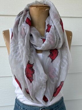 Arkansas Razorbacks Women’s Infinity Scarf Gray/Red Hog logo NWT by FOCO